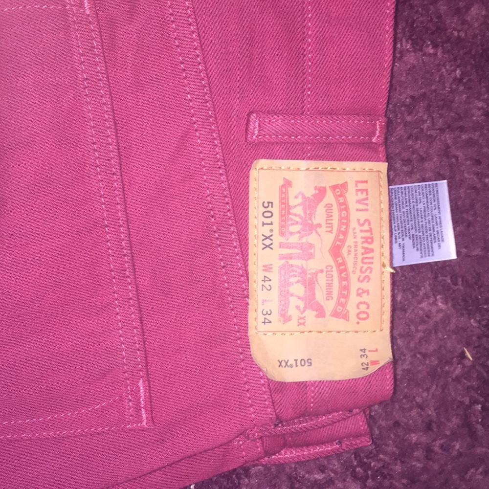 RED LEVIS - Picture 2 of 2